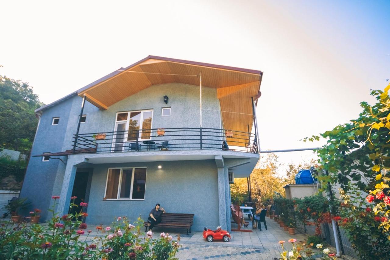 Makos Guest House Kutaisi Exterior foto