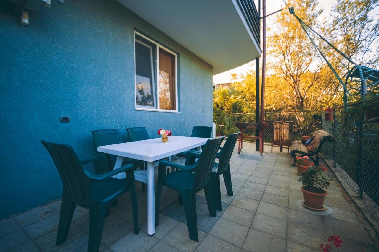 Makos Guest House Kutaisi Exterior foto